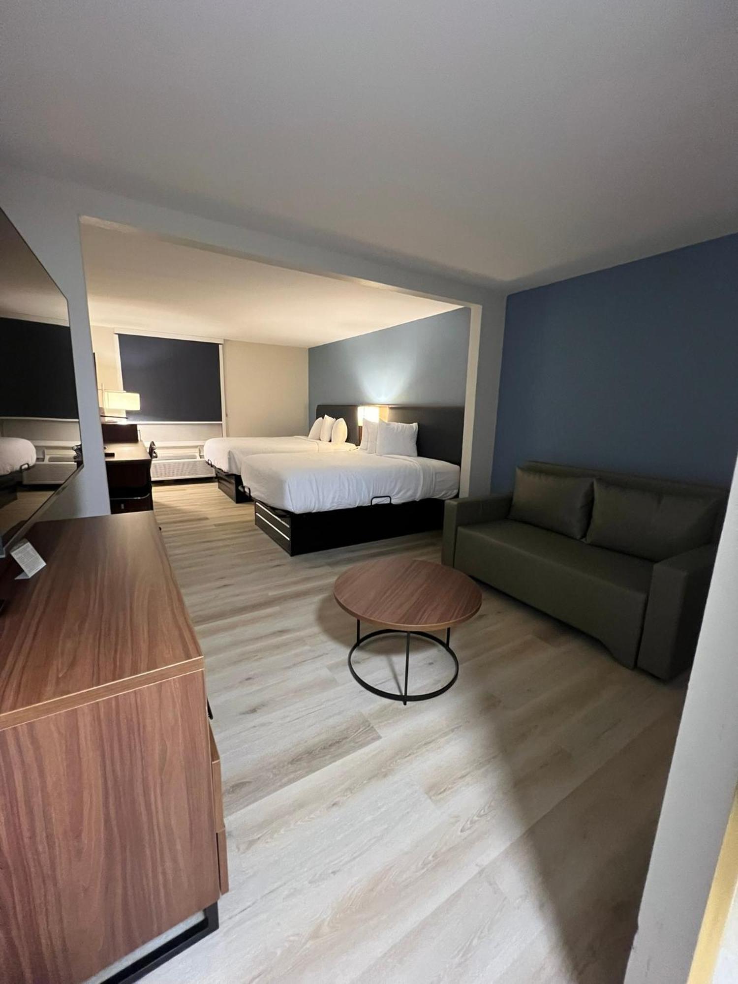 Wingate By Wyndham Dublin Near Claytor Lake State Park Exterior foto