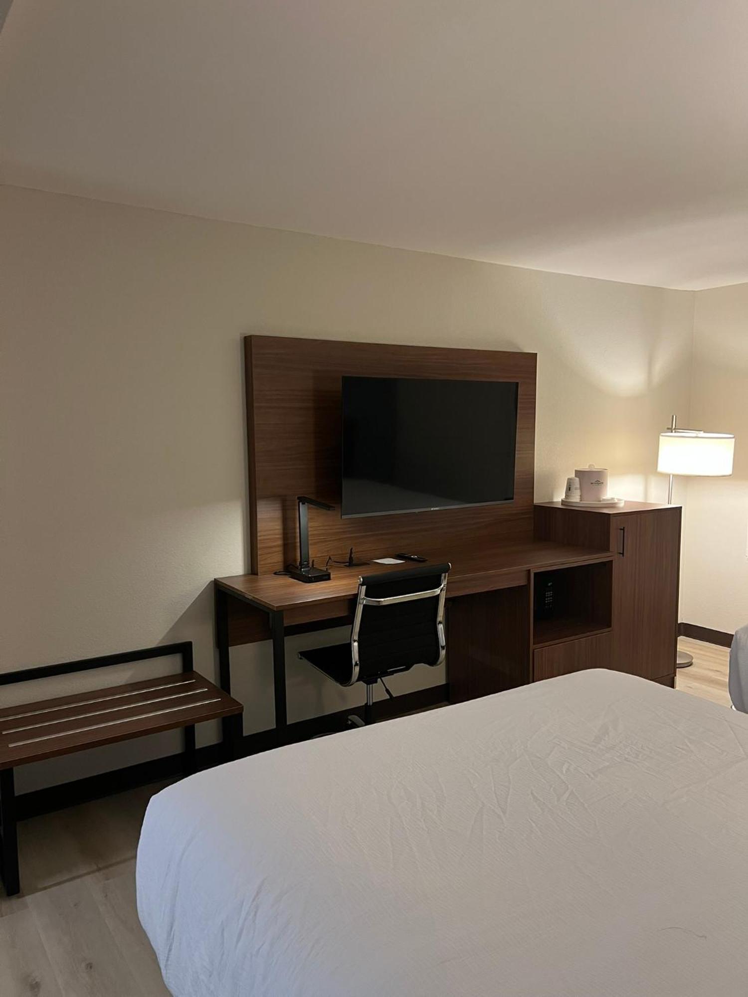 Wingate By Wyndham Dublin Near Claytor Lake State Park Exterior foto