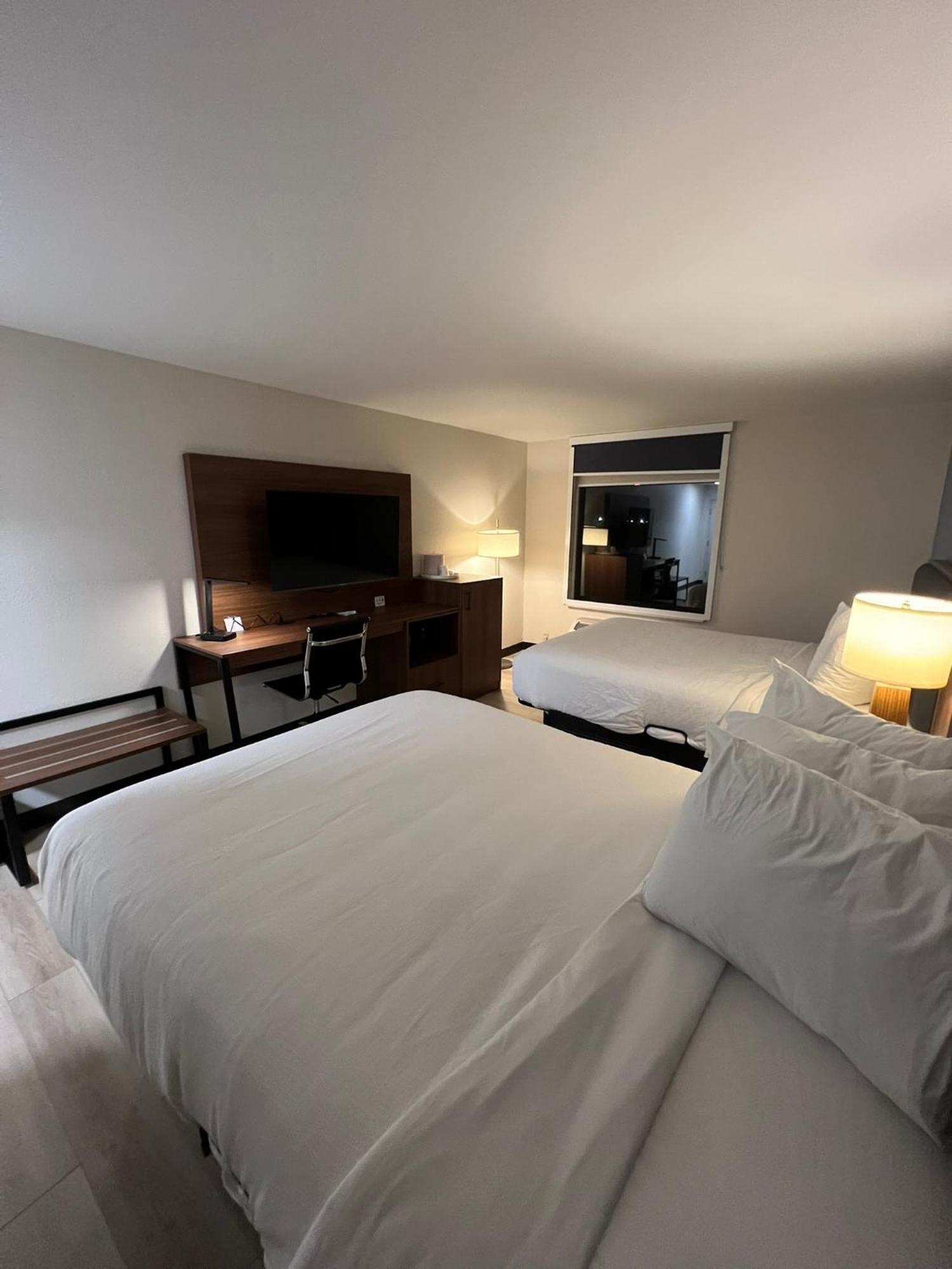 Wingate By Wyndham Dublin Near Claytor Lake State Park Exterior foto